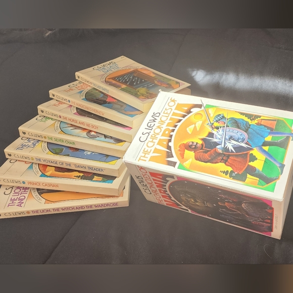 Chronicals of Narnia Vintage 1970's Box set 7 books total - Picture 3 of 7